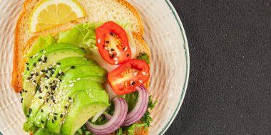 Avokado tostu. Sebze yemeği. Lezzetli çerez. Lezzetli yemekler.