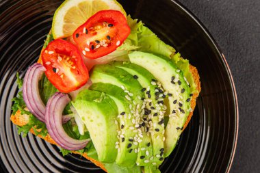 Avokado tostu. Sebze yemeği. Lezzetli çerez. Lezzetli yemekler.