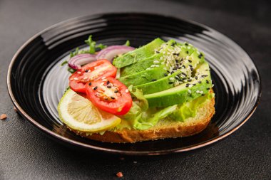Avokado tostu. Sebze yemeği. Lezzetli çerez. Lezzetli yemekler.