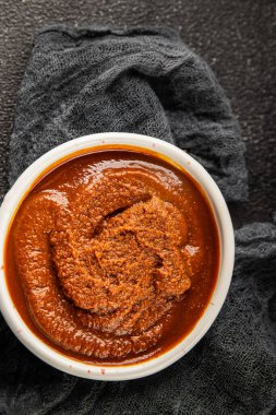 Japon yemeği pişirmek için Miso macunu kalın soya fasulyesi ezmesi. Lezzetli çerezler. Yemek arkaplanı.