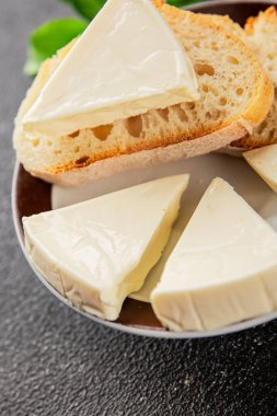 İşlenmiş peynirin işlenmiş porsiyon peyniri. Sandviç için. Lezzetli çerez.