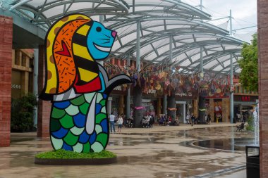 Singapur 'daki Universal Stüdyolarında çarpıcı ve renkli bir Merlion heykeli..