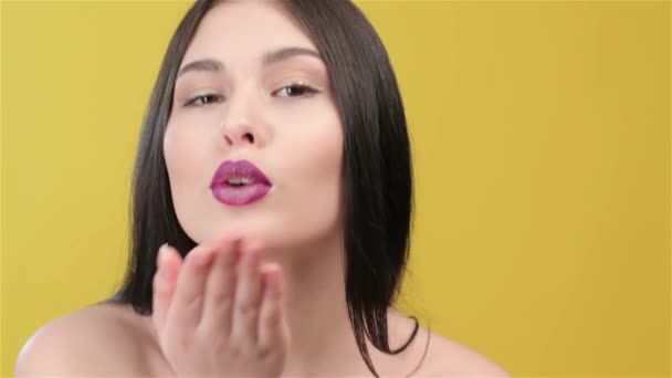 Sedutor Asiático Menina Enviando Beijo Para Câmera Jovem Com Nua — Vídeo de Stock