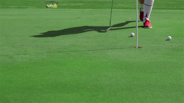 Close Woman Walking Ball Golf Female Golfer Put One Knee — Stock Video