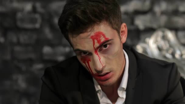 Sexy Vampire Homme Jette Coup Oeil Dans Votre Âme Homme — Video