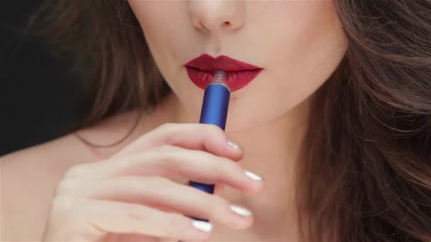 Gros Plan Concept Mal Fumer Portrait Belle Femme Sur Fond — Video