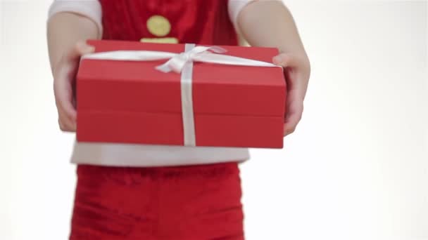 Meisje Kind Kind Met Kerstmuts Poserend Een Studio Geïsoleerd Witte — Stockvideo