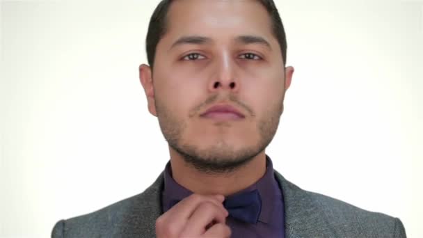 Добре Одягнений Самець Вирівнює Краватку Ділові Емоції Бізнесмени Різних Ситуаціях — стокове відео