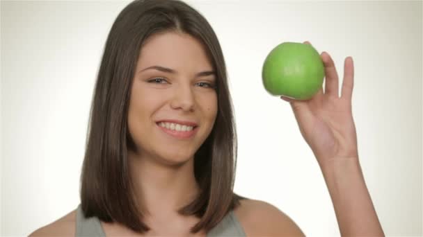 Attraktive Sportliche Mädchen Mit Grünem Apfel Konzept Für Gesunde Fitness — Stockvideo