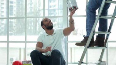 Bu kutu boya burada ver lütfen. Resim, yer değiştirme ve onarım daire.