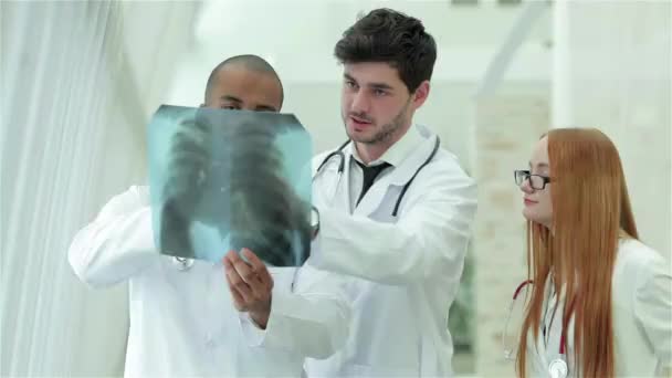 Zdrowe Płuca Niebezpieczeństwa Palenia Trzy Pewni Lekarza Badanie Rentgenowskie Migawki — Wideo stockowe