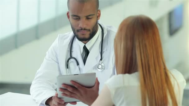 Poumons Sains Dangers Tabagisme Trois Médecins Confiants Examinant Cliché Radiographique — Video
