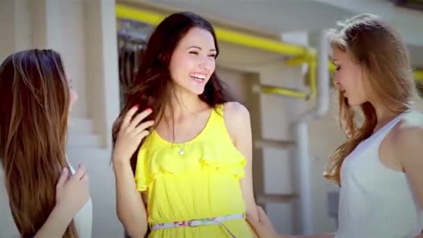 Girls Holding Shopping Bags Walk Shops Smiling Girl Having Fun — Stock Video