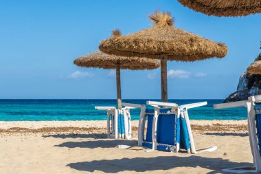 Playa de Cala Mandia plaj tatili