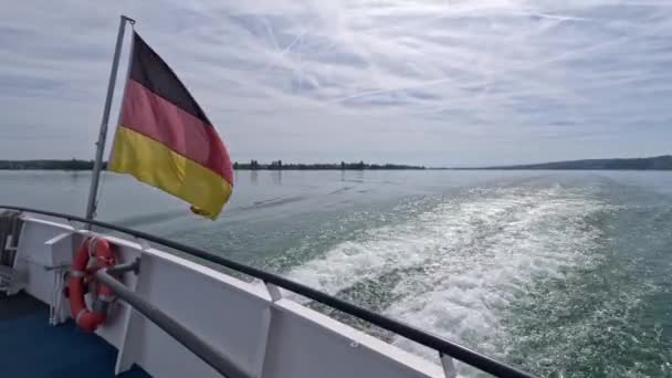 Güzel Constance Gölü Yazında Tekne Gezisi — Stok video