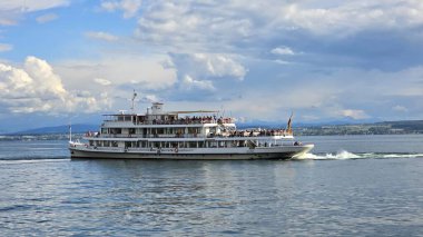 Yazın güzel Constance Gölü 'nde tekne gezisi - Meersburg, Constance Gölü 03.03.2024