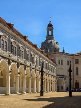 Frauenkirche Dome Dresden Manzaralı Tarihi Stallhof Avlusu