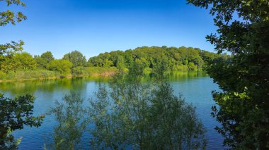 Dresden yazında Leuben çakıl ocağı