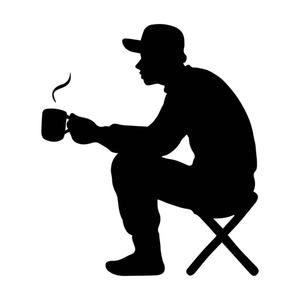 Homem Sentado Bebendo Café Quente Silhueta Pessoa Sentado Cadeira Acampamento — Vetor de Stock