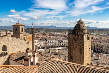 Muhteşem ve etkileyici Trujillo, Extremadura, İspanya 'nın panoramik manzarası. Seyahat, tatil, eğlence, gastronomi, spor ve macera konsepti