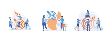 Doğru pazarlama hedefini, pazarlama gelişimini, çalışan iş adamlarını ve oklu kadın hedefini belirleyerek organizasyonel başarı elde etmek için takım çalışması. İş hedefi düz vektör modern illüstrasyonunu ayarladı