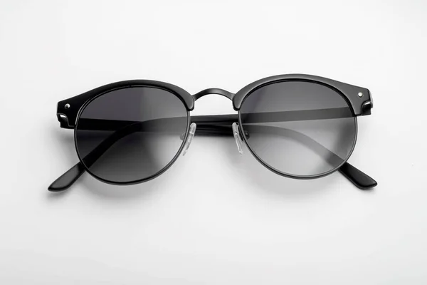 Egy Pár Fekete Napszemüveg Fehér Alapon — Stock Fotó