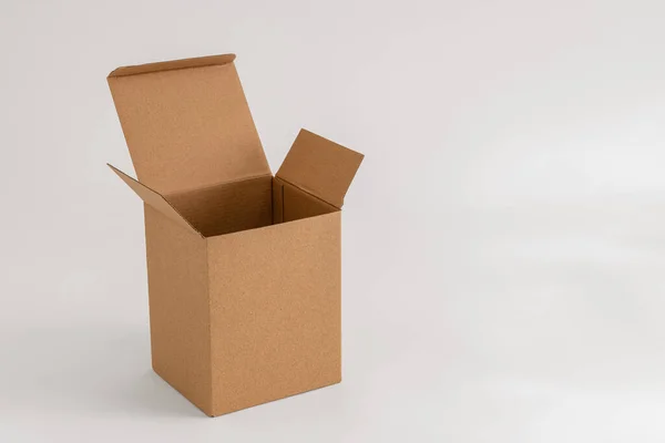 Порожня Картонна Коробка Ізольована Білому Тлі — стокове фото