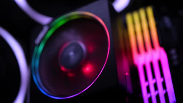 Detailní Záběr Moderní Počítače Rgb Led Světla Chladící Ventilátor Cpu — Stock video
