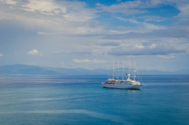 Akdeniz - 21 Eylül 2015 - Club Med 2, Club Med tarafından işletilen ve Club Med tarafından işletilen bilgisayar kontrollü bir yelkenli yelkenli..