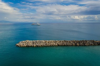 Akdeniz - 21 Eylül 2015 - Club Med 2, Club Med tarafından işletilen ve Club Med tarafından işletilen bilgisayar kontrollü bir yelkenli yelkenli..