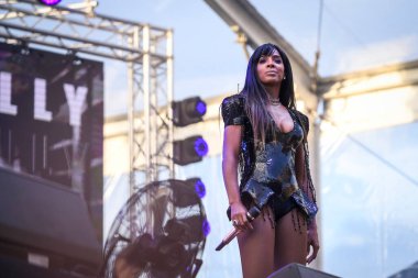 Sydney Avustralya - 19 Ekim 2019: Kelly Rowland, Royal Randwick Hipodromu 'nda 19 Ekim 2019 tarihinde The Everest Day yarış gününde sahne aldı..