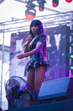 Sydney Avustralya - 19 Ekim 2019: Kelly Rowland, Royal Randwick Hipodromu 'nda 19 Ekim 2019 tarihinde The Everest Day yarış gününde sahne aldı..