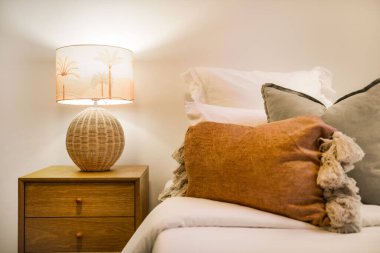 Ev dekorasyonu, modern yatak odasının içi. Şık ev, apartman dekorasyonu..