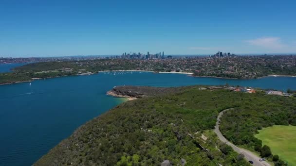 澳大利亚新南威尔士州悉尼北部海滩地区美丽的高空无人驾驶飞机图像 从空中俯瞰悉尼港口 — 图库视频影像