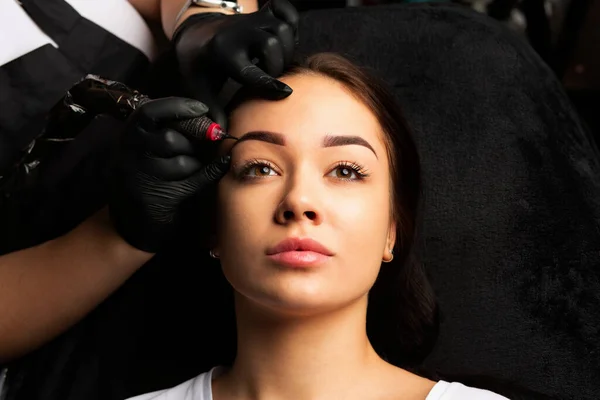 Beautiful Woman Undergoing Procedure Permanent Brow Makeup Tattoo Salon Closeup — Stock Photo, Image