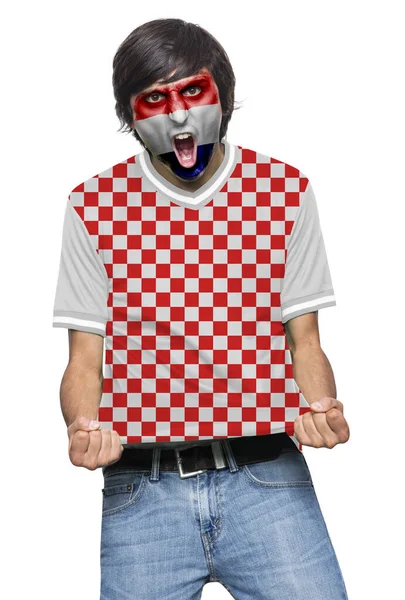 유니폼을 얼굴에 배경에 감정으로 소리치는 크로아티아 깃발을 그린다 — 스톡 사진