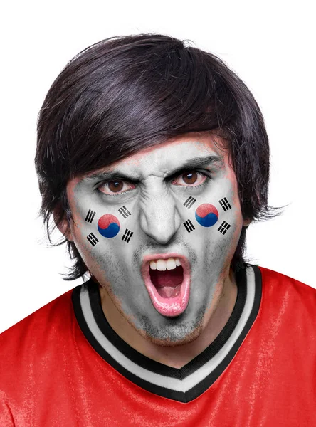 身穿球衣的足球迷 脸上涂满了韩国队的旗帜 情绪激动地在白底尖叫着 — 图库照片
