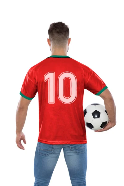 身穿红色球衣的10号足球迷是摩洛哥国家队的一员 手握球 背景是白色的 — 图库照片