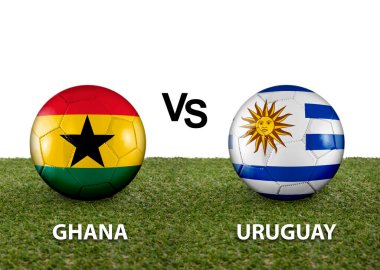 Rakip ülkelerin bayraklarıyla iki top beyaz bir arka planda Katar 2022 Dünya Kupası futbol sahasının çimlerinde Gana 'ya karşı Uruguay.