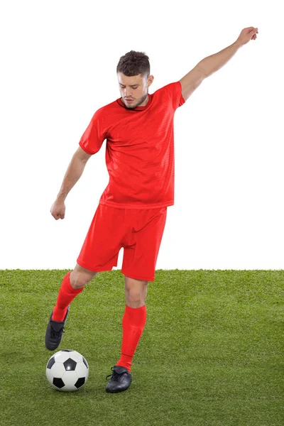 丹麦国家队的职业足球运动员将以一种挑战的表情和在白种人背景下做出的决定打入一个进球 — 图库照片
