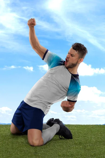 Jugador Fútbol Profesional Con Una Camiseta Blanca Selección Inglaterra Gritando —  Fotos de Stock