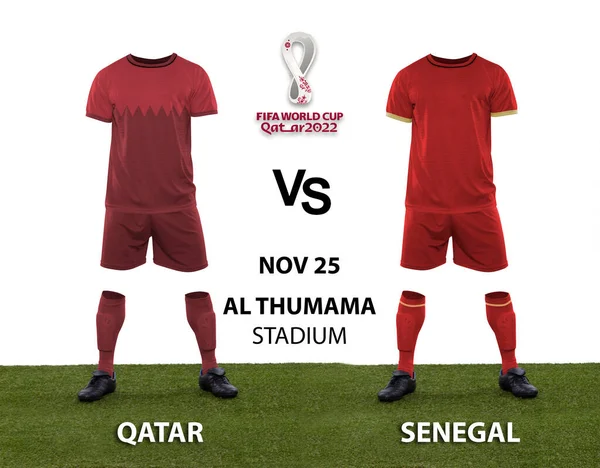 Zápas Mezi Uniformami Qatar Senegal Zemí Bílém Pozadí Mistrovství Světa — Stock fotografie