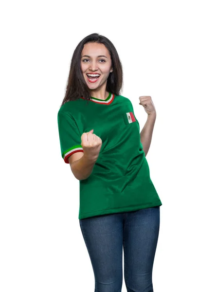 身穿墨西哥国家队绿色T恤衫的年轻美丽的球迷 在白色的背景下欢快而兴奋地庆祝进球 — 图库照片