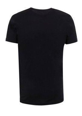 beyaz arkaplanda izole edilmiş kumaş tişört ve tasarımlar