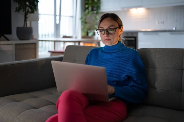 Busy Young Female Eyeglasses Studying Reading News Searching Information Use — Stock Photo, Image