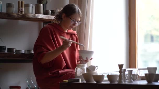 Professional Lone Woman Artist Applying Protective Varnish Crockery Restoring Antique — Stock videók