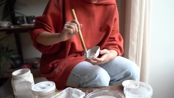 Creative Young Woman Learning Artistik Craft Desire Become Professional Ceramist — Stok Video