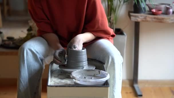 Hands Artisan Woman Using Potter Wheel Create Earthenware Vessel Sell — Stockvideo