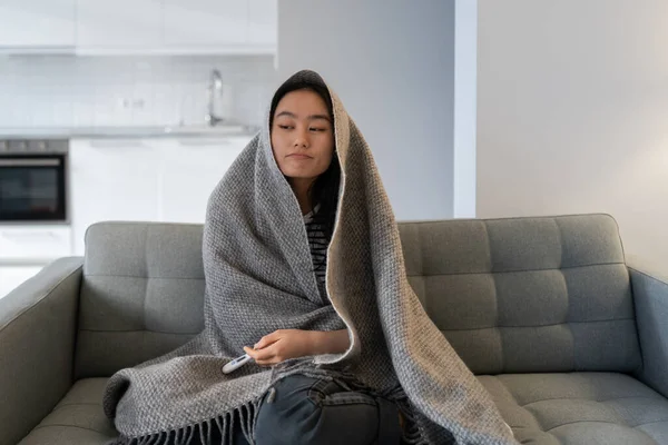 Sick Exhausted Asian Woman Thermometer Measure Body Temperature Sit Sofa — Stock fotografie