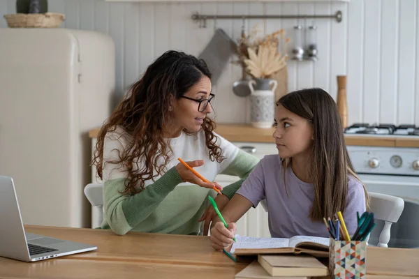 Woman Mom Glasses Works Laptop Distracted Daughter Who Preparing Test — Stock Photo, Image